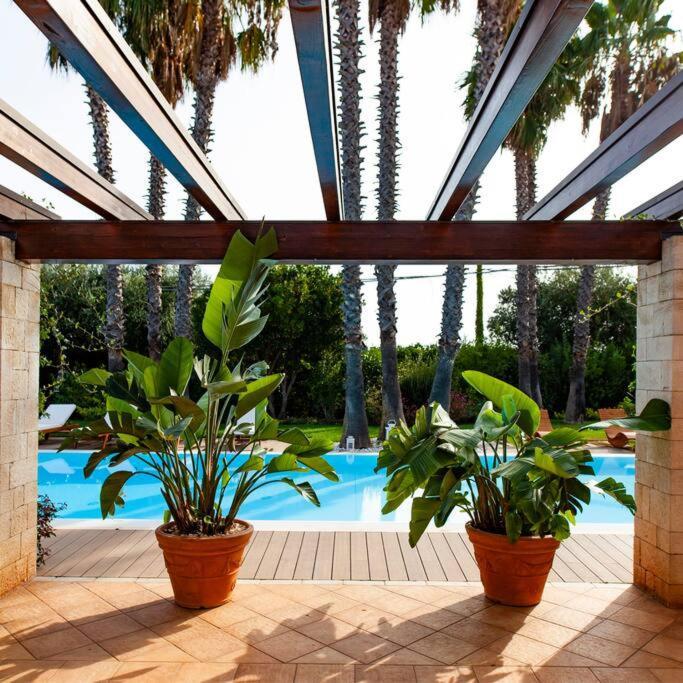 Spaziosa Villa Con Piscina E Giardino, Polignano A Mare Esterno foto